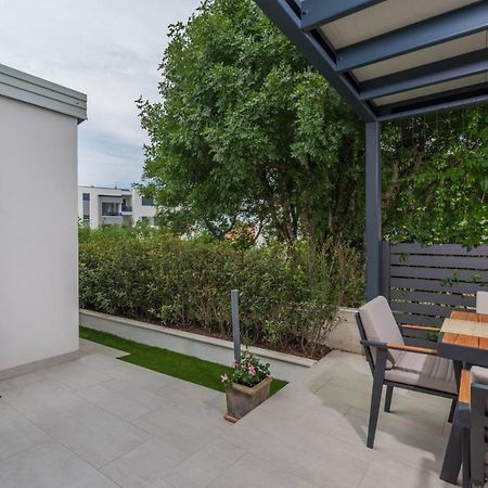 Villa Mondo Adria Нивице Екстериор снимка