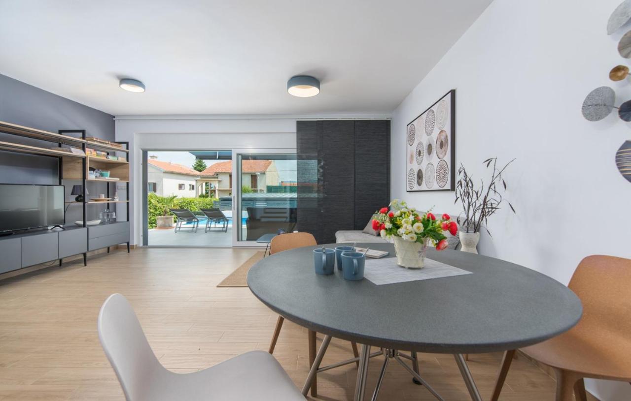 Villa Mondo Adria Нивице Екстериор снимка