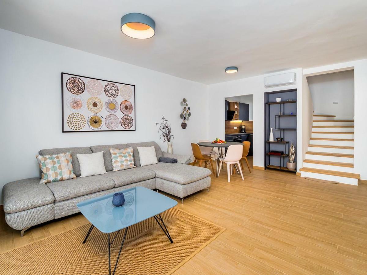 Villa Mondo Adria Нивице Екстериор снимка