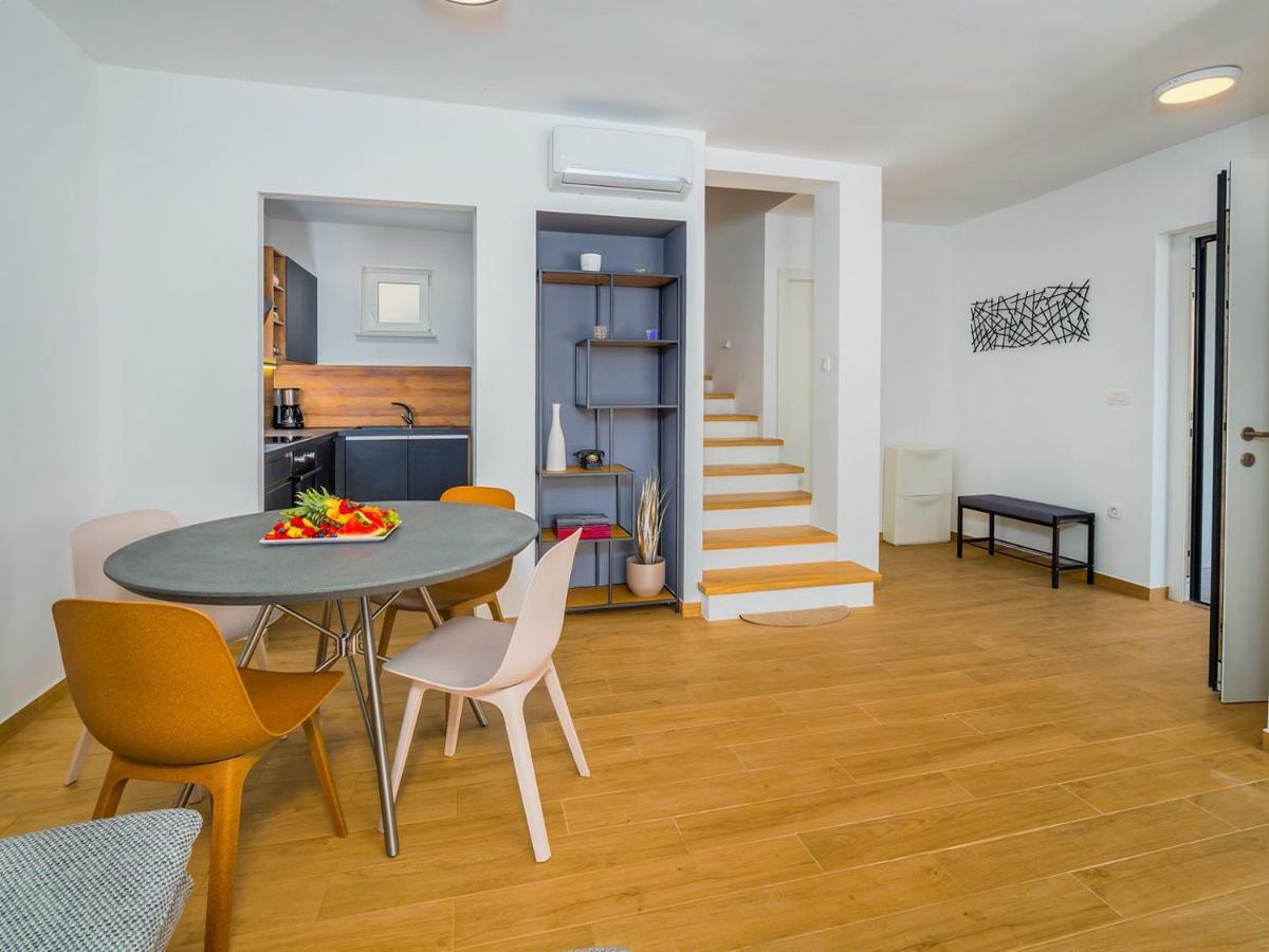 Villa Mondo Adria Нивице Екстериор снимка
