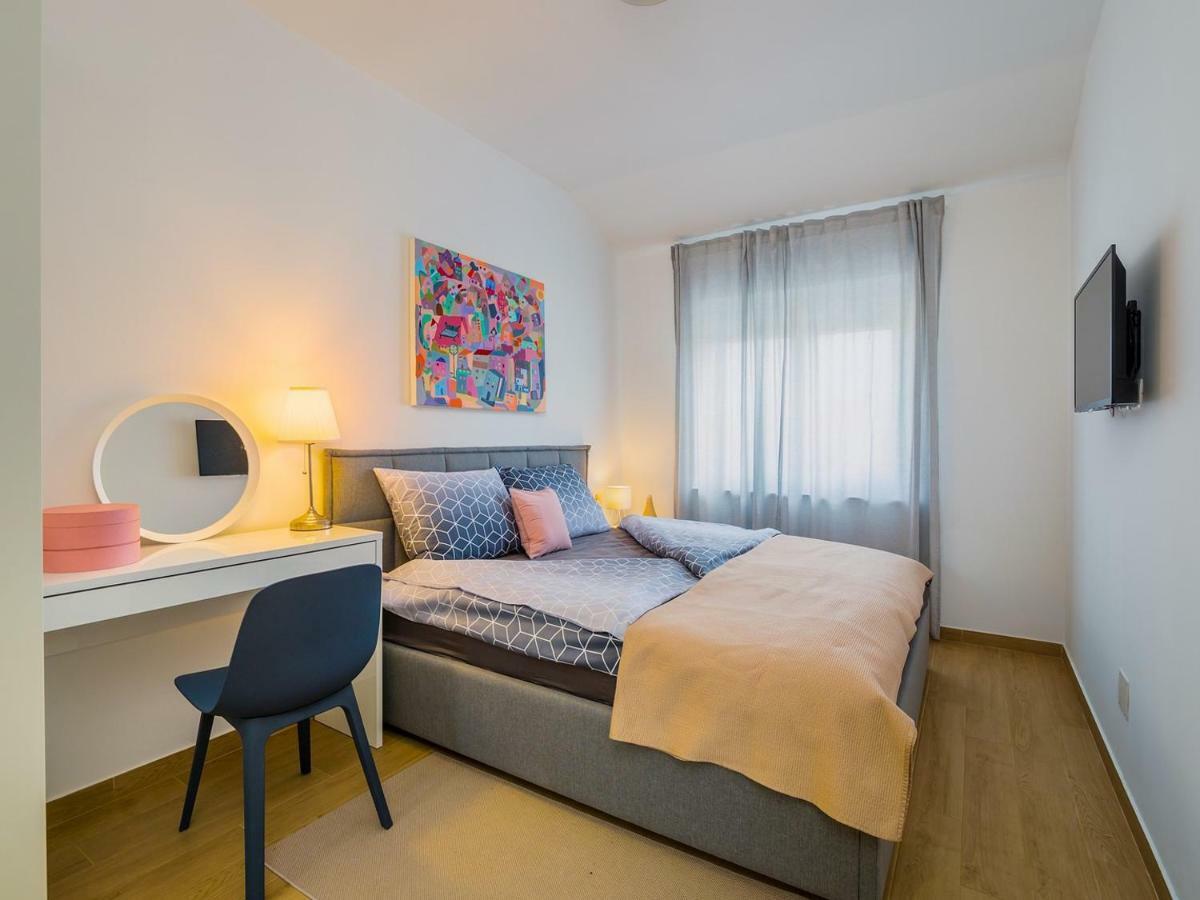 Villa Mondo Adria Нивице Екстериор снимка